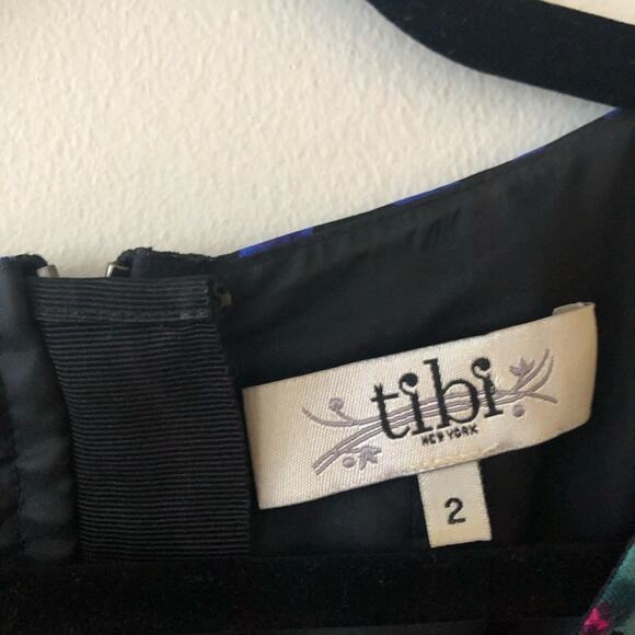 Tibi Dark Floral Print Silk Cap Sleeve Dress - Picture 7 of 10